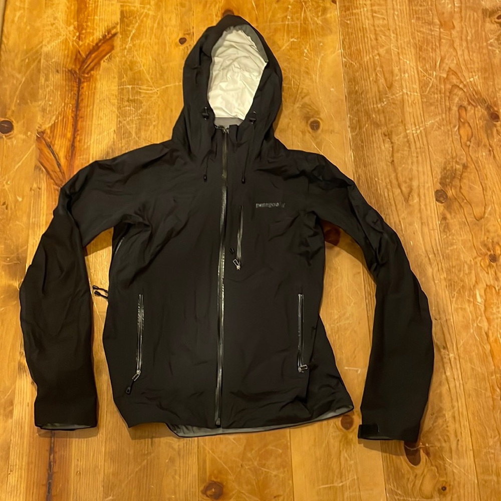 Patagonia Men’s Torrentshell Rain Jacket